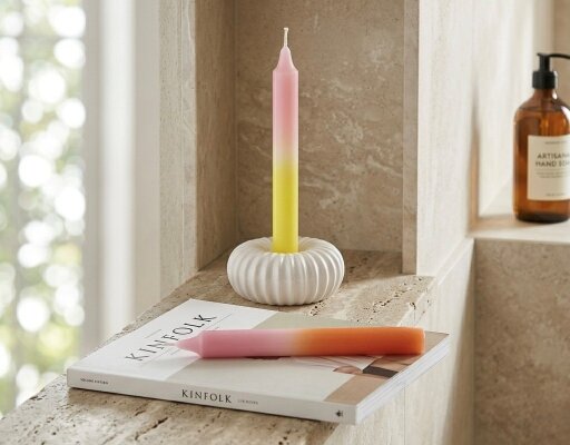 Kerzen stilvoll dekorieren – Ideen mit Stabkerzen, Stumpenkerzen &amp; Kerzenständern - Kerzen Deko modern – Ideen mit Stabkerzen &amp; Kerzenständern